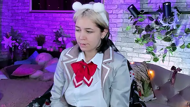 Snapshot of Alex_Howell chatting on 01-07-25, 08:42 Alex Howell online show from 01-07-25, 08:42