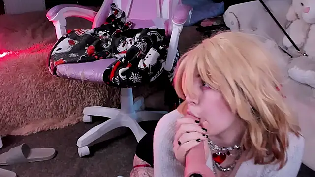 Snapshot of Alex_Howell chatting on 02-11-25, 06:19 Alex Howell online show from 02-11-25, 06:19