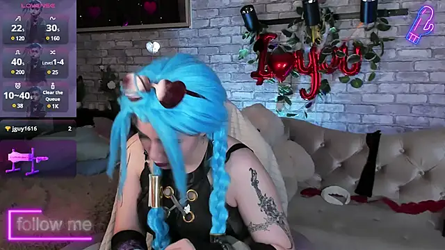 Snapshot of Alex_Howell chatting on 02-13-25, 02:23 Alex Howell online show from 02-13-25, 02:23