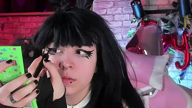 Snapshot of Alex_Howell chatting on 02-17-25, 08:47 Alex Howell online show from 02-17-25, 08:47