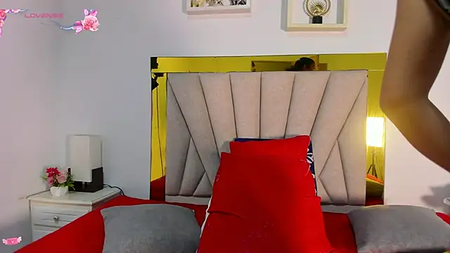 vahiolet fuentes online show from 10-15-25, 03:06