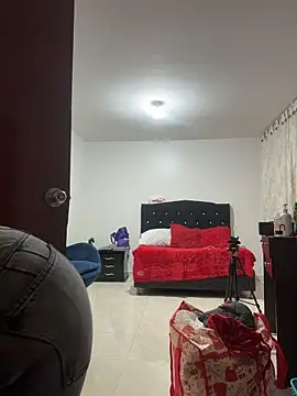 Snapshot of karenlennox1 chatting on 02-14-26, 08:27 karenlennox1 online show from 02-14-26, 08:27