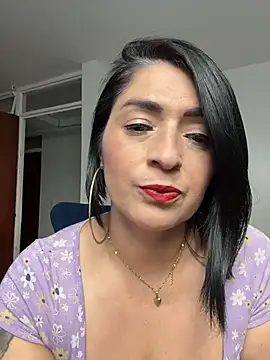 Snapshot of karenlennox1 chatting on 02-19-26, 12:39 karenlennox1 online show from 02-19-26, 12:39