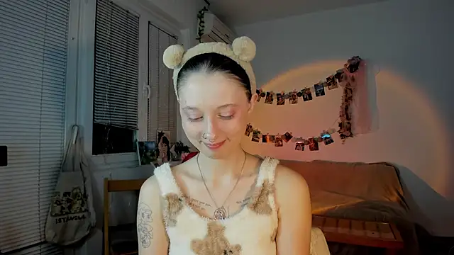 Snapshot of Jenny_darling_love chatting on 03-11-25, 07:36 Jenny darling love online show from 03-11-25, 07:36