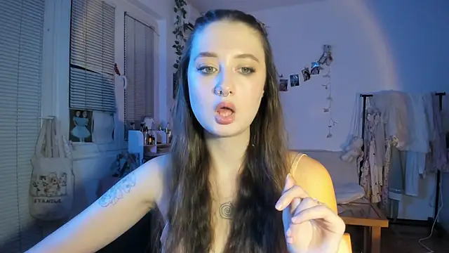 Snapshot of Jenny_darling_love chatting on 10-04-25, 06:28 Jenny darling love online show from 10-04-25, 06:28