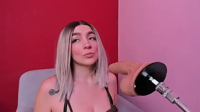 Snapshot of Kate_bunny_ chatting on 02-06-26, 11:35 Kate bunny online show from 02-06-26, 11:35