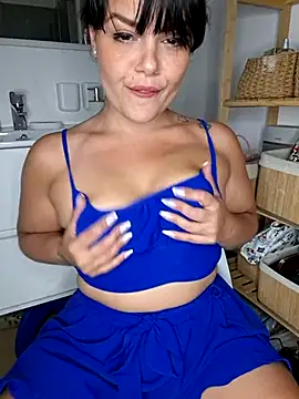 Snapshot of Xladycharme chatting on 05-27-26, 12:18 Xladycharme online show from 05-27-26, 12:18