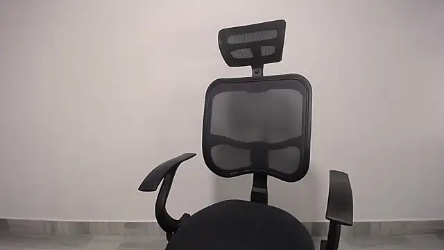 Snapshot of present_the_magic chatting on 01-21-25, 04:10 present the magic online show from 01-21-25, 04:10