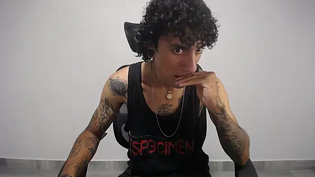 Snapshot of present_the_magic chatting on 01-25-25, 06:34 present the magic online show from 01-25-25, 06:34