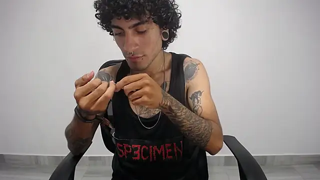 Snapshot of present_the_magic chatting on 01-30-25, 05:52 present the magic online show from 01-30-25, 05:52