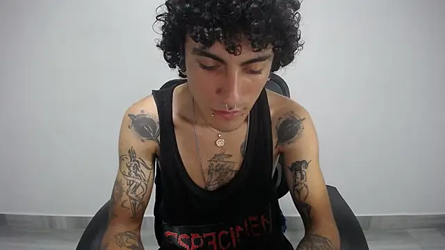 Snapshot of present_the_magic chatting on 01-31-25, 05:19 present the magic online show from 01-31-25, 05:19