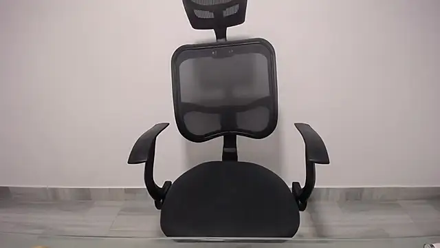 Snapshot of present_the_magic chatting on 02-01-25, 04:24 present the magic online show from 02-01-25, 04:24