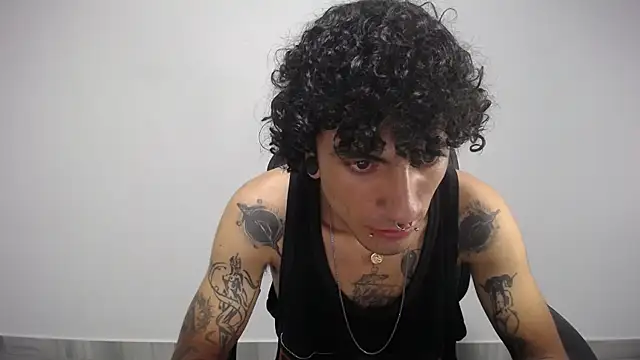 Snapshot of present_the_magic chatting on 02-01-25, 07:26 present the magic online show from 02-01-25, 07:26