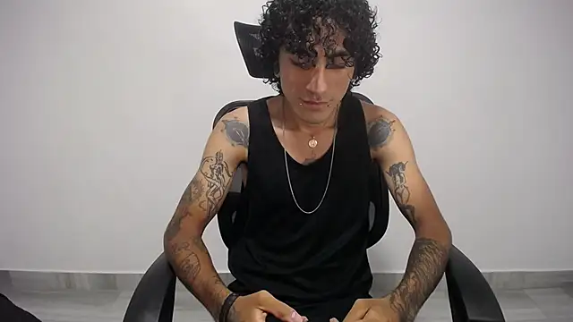 Snapshot of present_the_magic chatting on 02-04-25, 11:16 present the magic online show from 02-04-25, 11:16