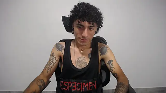 Snapshot of present_the_magic chatting on 02-11-25, 05:37 present the magic online show from 02-11-25, 05:37