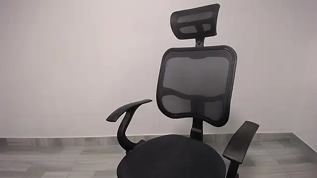 Snapshot of present_the_magic chatting on 02-23-25, 05:45 present the magic online show from 02-23-25, 05:45