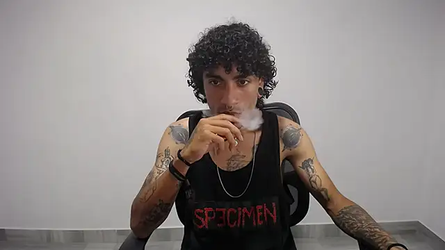 Snapshot of present_the_magic chatting on 03-11-25, 04:54 present the magic online show from 03-11-25, 04:54