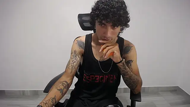 Snapshot of present_the_magic chatting on 03-16-25, 03:58 present the magic online show from 03-16-25, 03:58