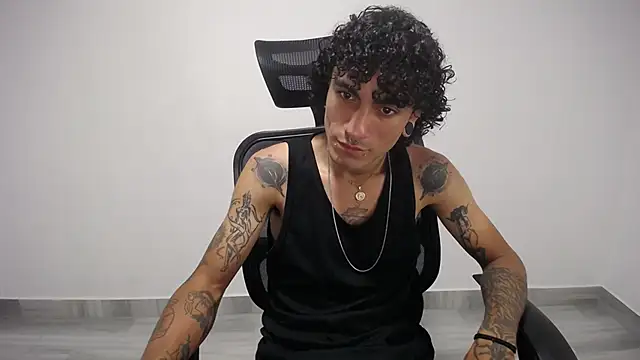 Snapshot of present_the_magic chatting on 03-19-25, 10:00 present the magic online show from 03-19-25, 10:00