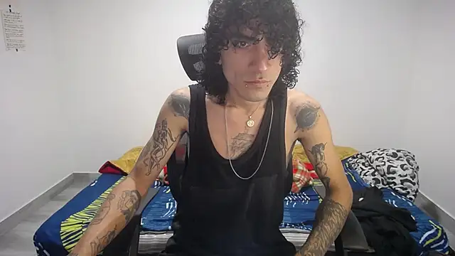 Snapshot of present_the_magic chatting on 09-10-25, 10:32 present the magic online show from 09-10-25, 10:32