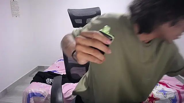 Snapshot of present_the_magic chatting on 09-25-25, 05:55 present the magic online show from 09-25-25, 05:55