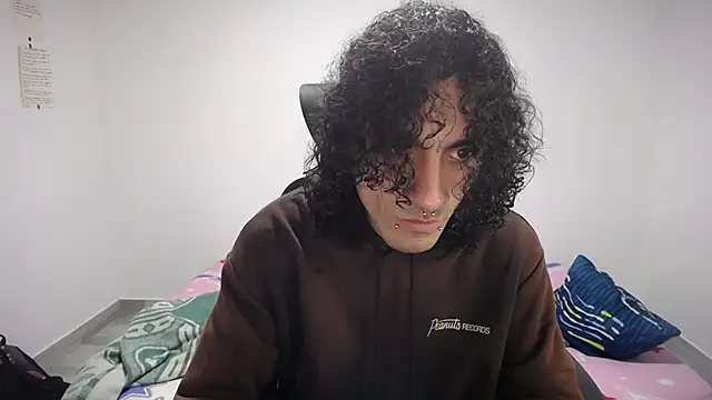 Snapshot of present_the_magic chatting on 10-11-25, 03:06 present the magic online show from 10-11-25, 03:06