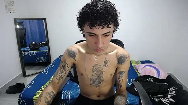 Snapshot of present_the_magic chatting on 11-13-25, 09:03 present the magic online show from 11-13-25, 09:03