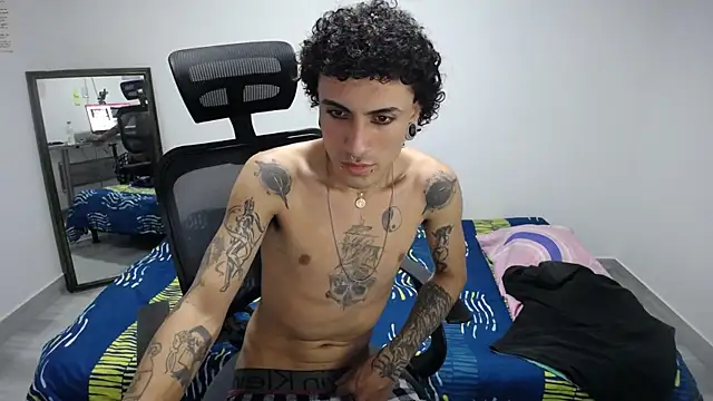 Snapshot of present_the_magic chatting on 11-20-25, 05:34 present the magic online show from 11-20-25, 05:34