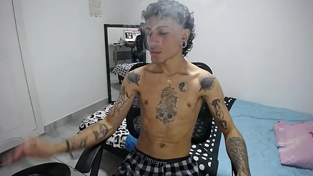 Snapshot of present_the_magic chatting on 01-16-26, 08:13 present the magic online show from 01-16-26, 08:13