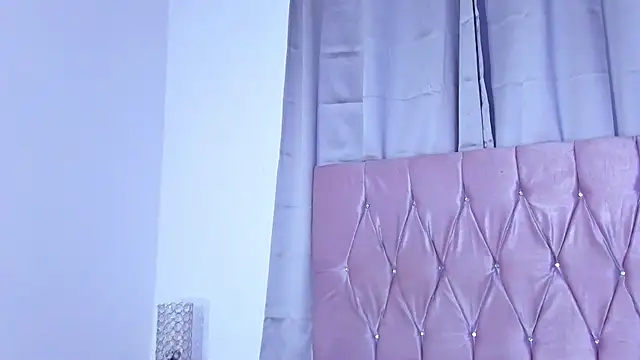 Ashley piinkk  online show from 02-10-25, 11:04