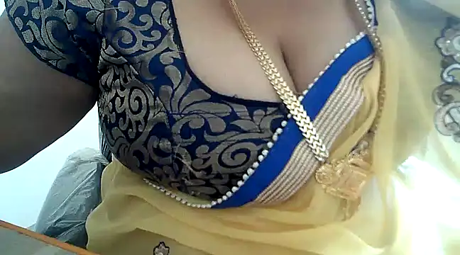 Snapshot of hot_pavitra chatting on 12-19-24, 07:29 hot pavitra online show from 12-19-24, 07:29