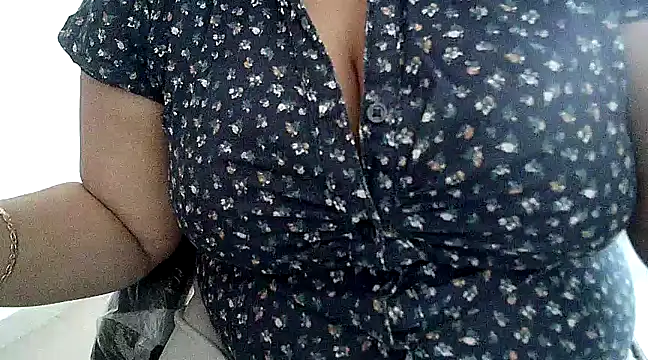 Snapshot of hot_pavitra chatting on 02-05-25, 04:48 hot pavitra online show from 02-05-25, 04:48