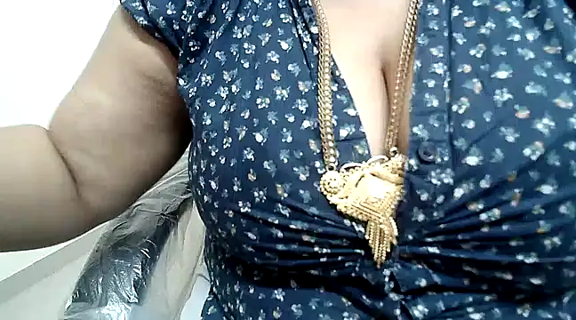 Snapshot of hot_pavitra chatting on 02-05-25, 05:09 hot pavitra online show from 02-05-25, 05:09