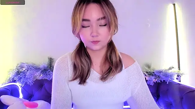 Fluffy Rose online show from 12-27-24, 08:35