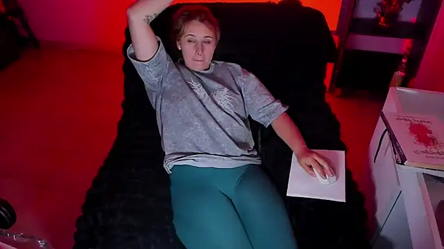 bonnie moon  online show from 11-21-25, 11:03