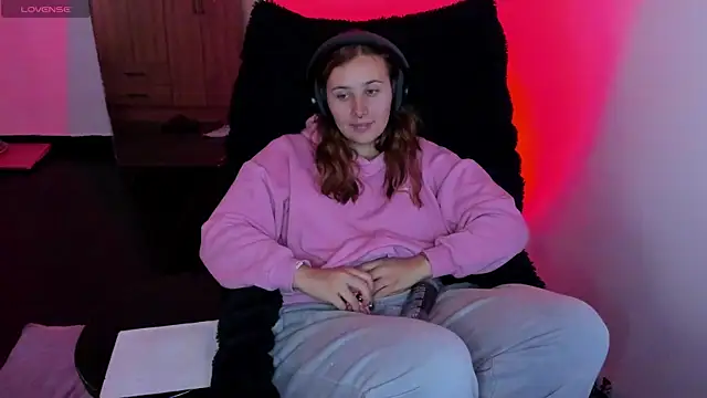 bonnie moon  online show from 02-24-26, 06:06