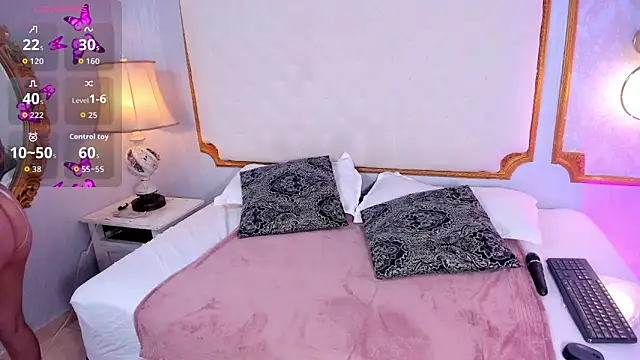 Paiige peach online show from 10-09-25, 07:45