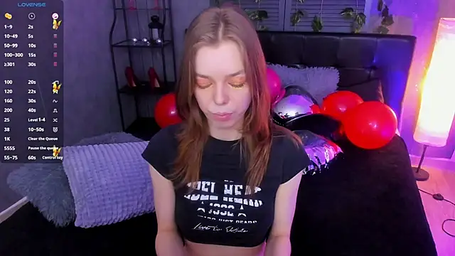 Snapshot of Tina_Tayllor chatting on 02-19-25, 02:34 Tina Tayllor online show from 02-19-25, 02:34