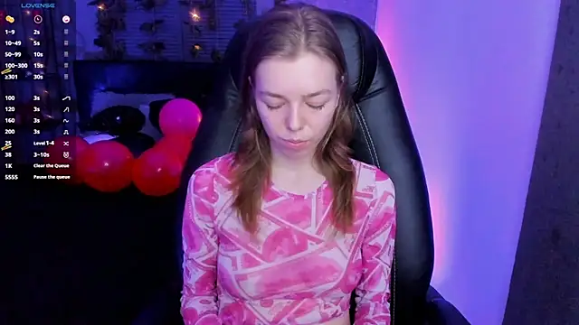 Snapshot of Tina_Tayllor chatting on 02-25-25, 12:45 Tina Tayllor online show from 02-25-25, 12:45