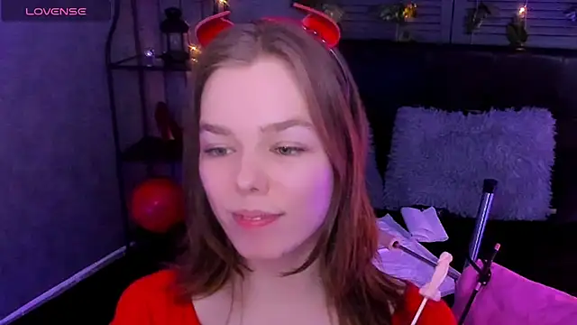 Snapshot of Tina_Tayllor chatting on 03-09-25, 07:15 Tina Tayllor online show from 03-09-25, 07:15