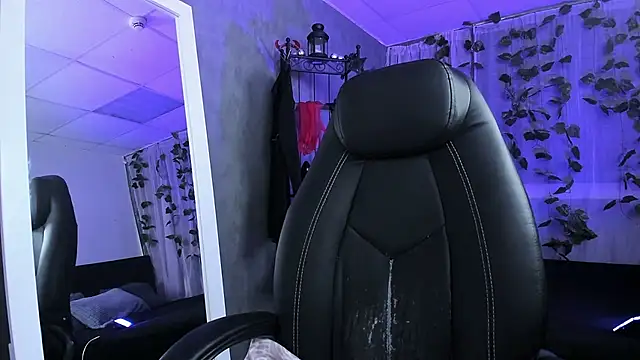 Snapshot of Tina_Tayllor chatting on 10-05-25, 06:28 Tina Tayllor online show from 10-05-25, 06:28