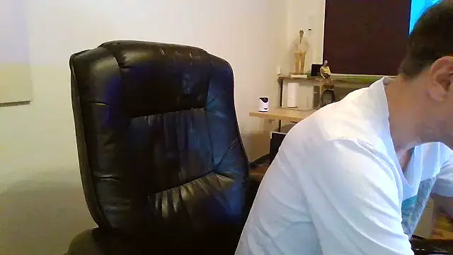 Snapshot of Minm666 chatting on 12-11-24, 10:27 Minm666 online show from 12-11-24, 10:27