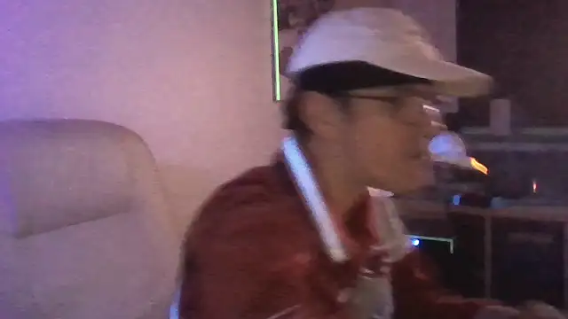 Snapshot of Minm666 chatting on 02-04-25, 07:55 Minm666 online show from 02-04-25, 07:55