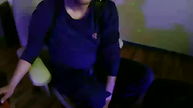 Snapshot of Minm666 chatting on 03-12-25, 08:31 Minm666 online show from 03-12-25, 08:31