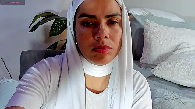 ClaraMariaMon online show from 01-31-25, 05:53