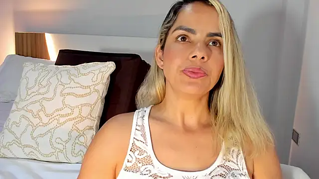 ClaraMariaMon online show from 07-19-26, 07:39