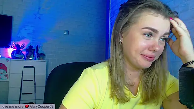 SuchCute online show from 03-08-25, 01:57