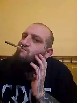 Snapshot of TattooedDick92 chatting on 01-04-25, 01:53 TattooedDick92 online show from 01-04-25, 01:53