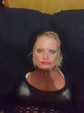 Snapshot of cumlovinsissy chatting on 07-19-26, 08:56 cumlovinsissy online show from 07-19-26, 08:56