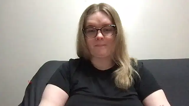 honeyyy24 online show from 04-04-26, 01:30